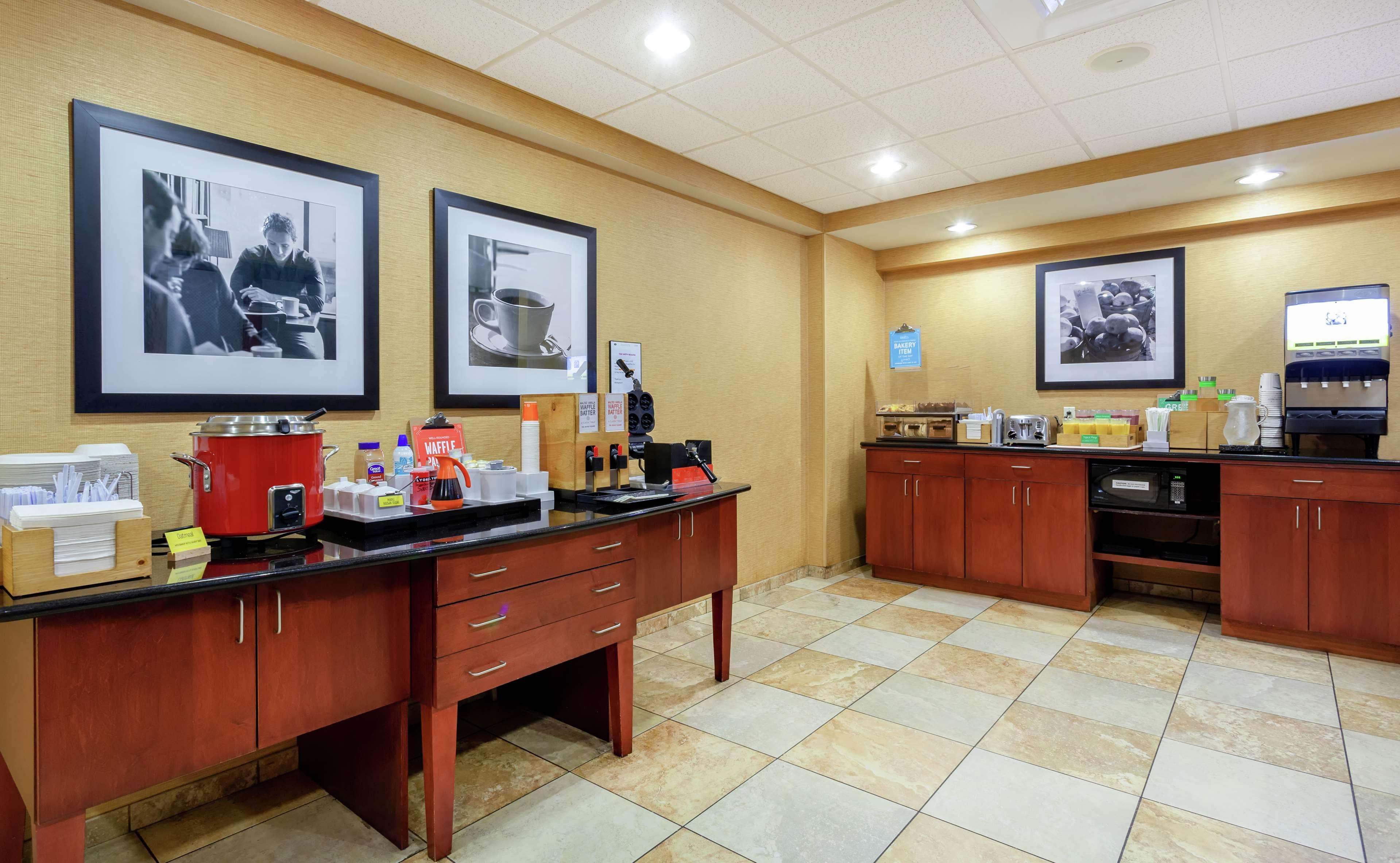 Hampton Inn & Suites Порт-Річі Екстер'єр фото