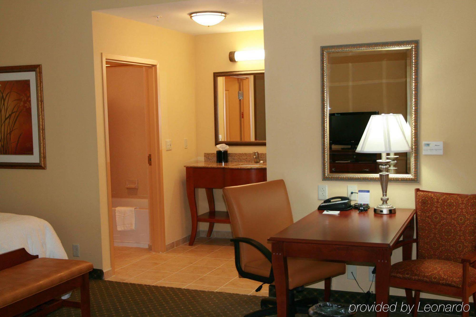 Hampton Inn & Suites Порт-Річі Номер фото