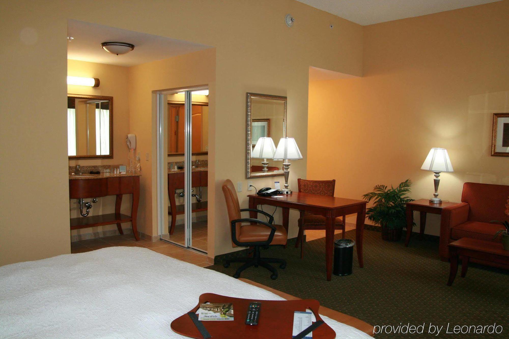 Hampton Inn & Suites Порт-Річі Номер фото